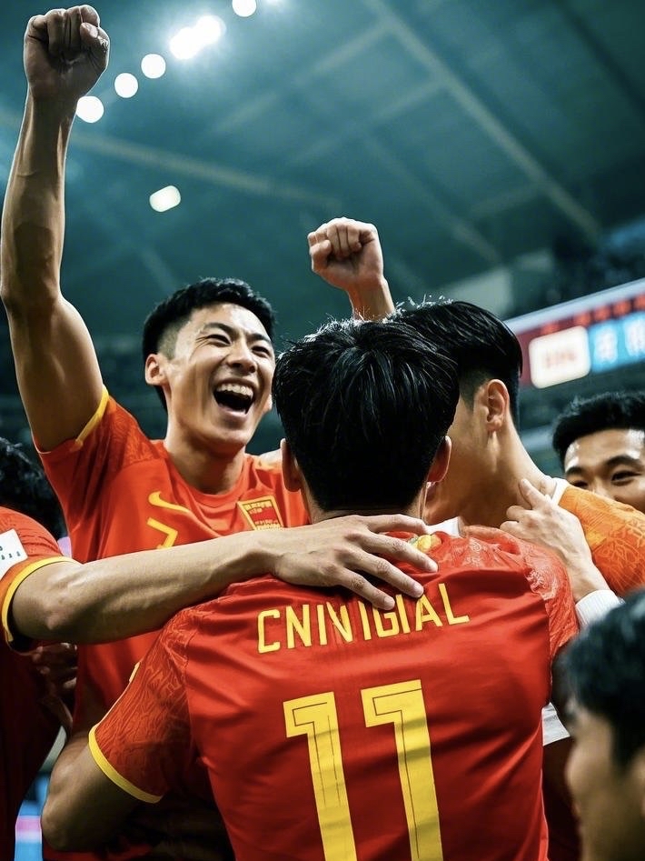 关于热血沸腾！亚洲俱乐部比赛中球迷的热情支持的信息